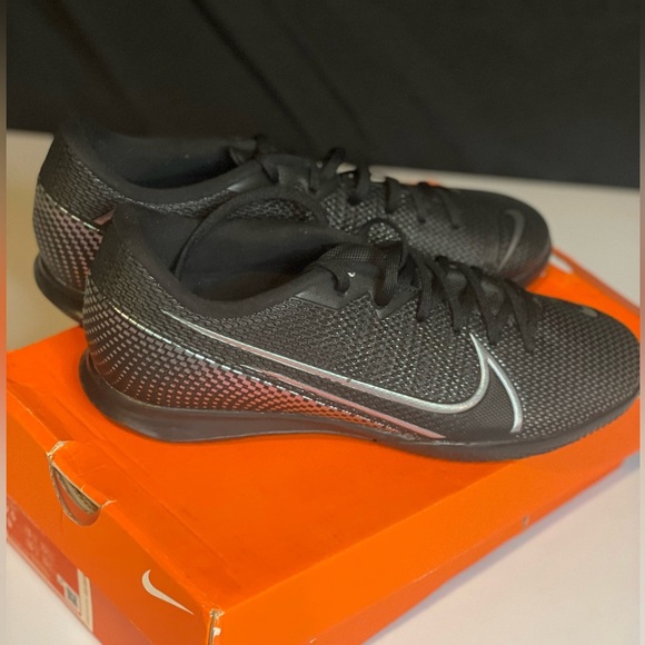 Nike‎ Vaper 13 Academy Black Soccer Shoes Men’s 7.5/Women’s 9, brand new in box - Picture 9 of 16